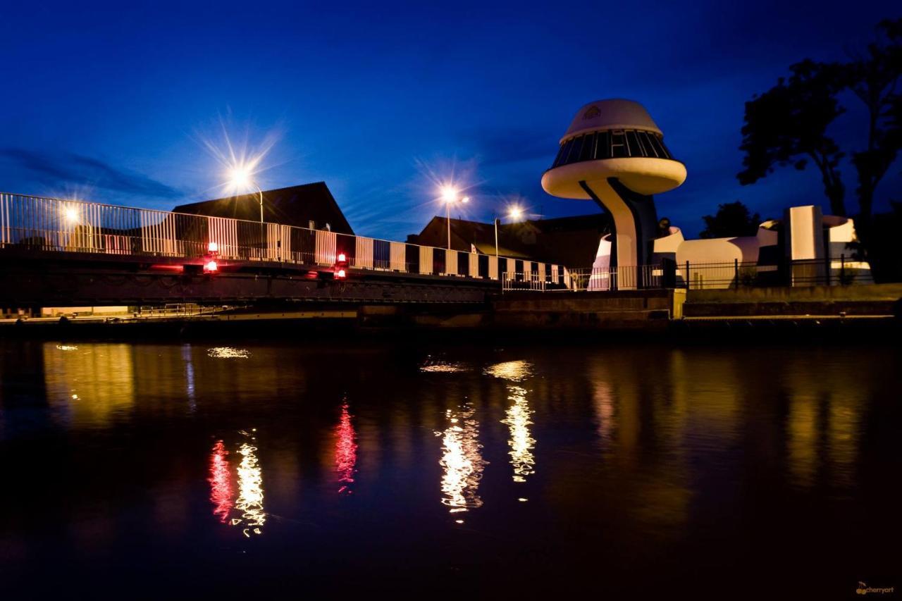 Amber Port Hotel Darlowko Kültér fotó